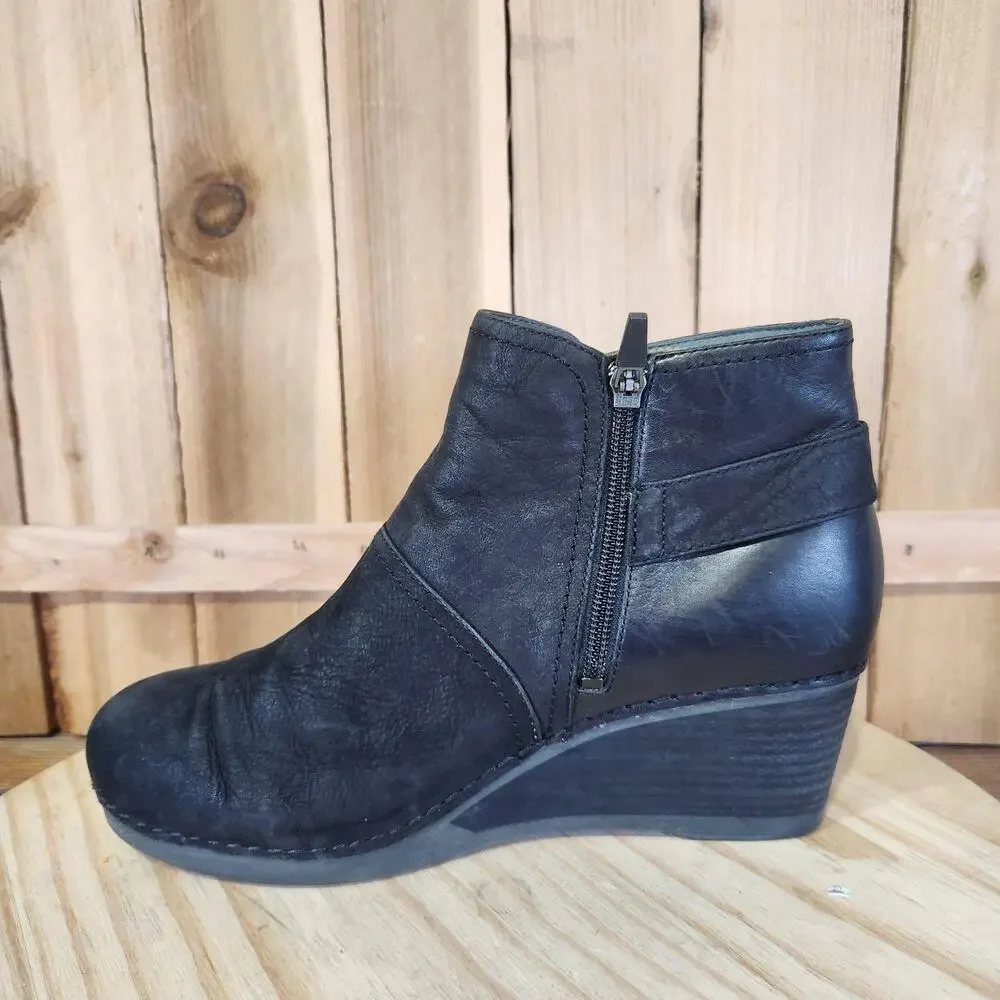 Dansko Shirley Leather Wedge Ankle Boots Womens 9.5 40 EU Black Buckle Booties